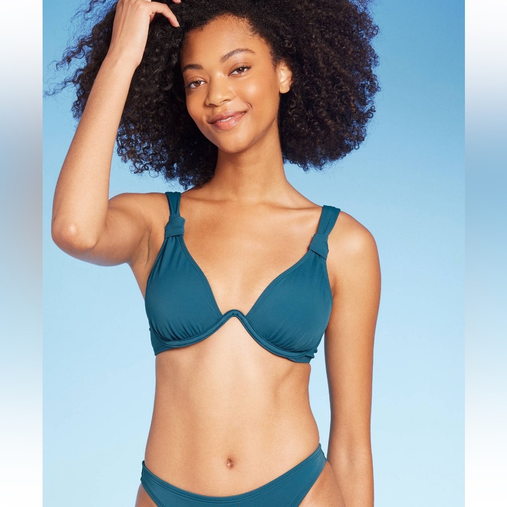 Knot detail underwire bikini top